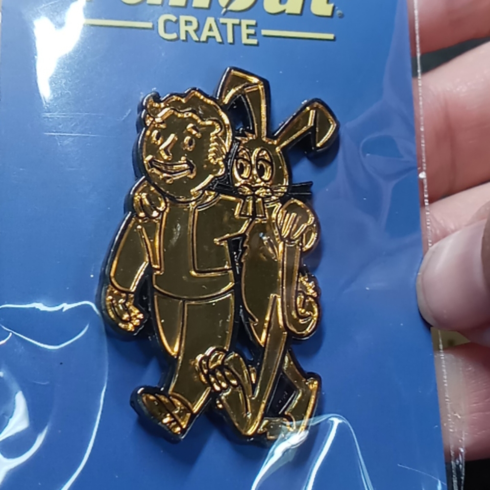 NIP Fallout pin #14 - Picture 3 of 5